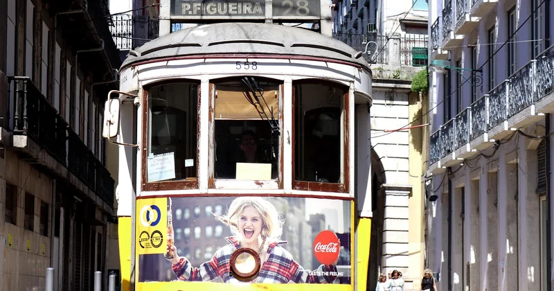 Le tram 28 avec un enfant de 5 ans : ce que personne ne vous dit