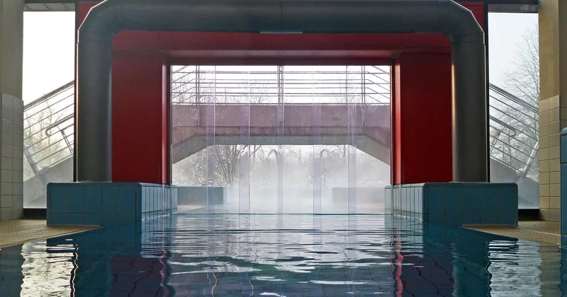 Piscine chauffée ou pas : la question que les annonces évitent