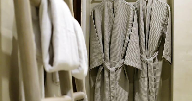 Offrir une nuit avec spa privatif en 2026 : idées cadeau pour un couple